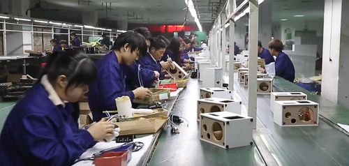 機器人進廠會大批淘汰工人嗎？——從自動化車間看未來就業(yè)趨勢